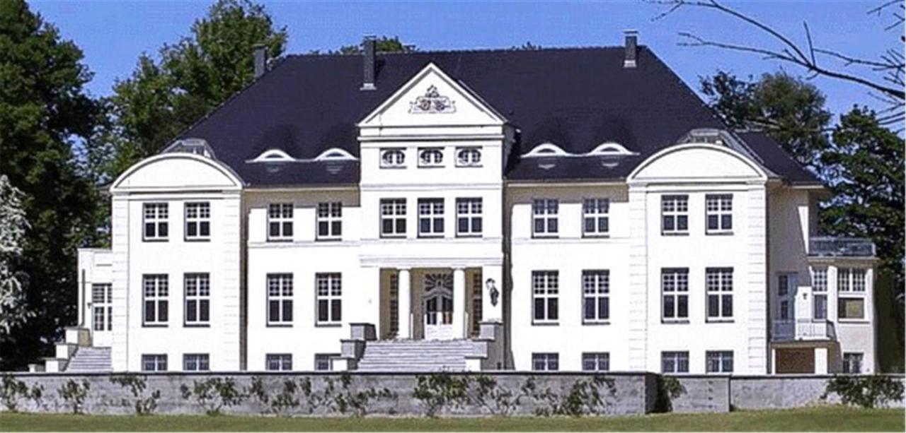 Schloß Wichmannsdorf Kröpelin Exterior foto
